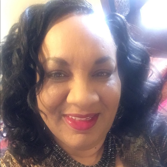 Meet your Posher, Darlene - Picture 3 of 3